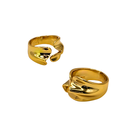 Gold Claw Ring – Bold & Elegant Statement