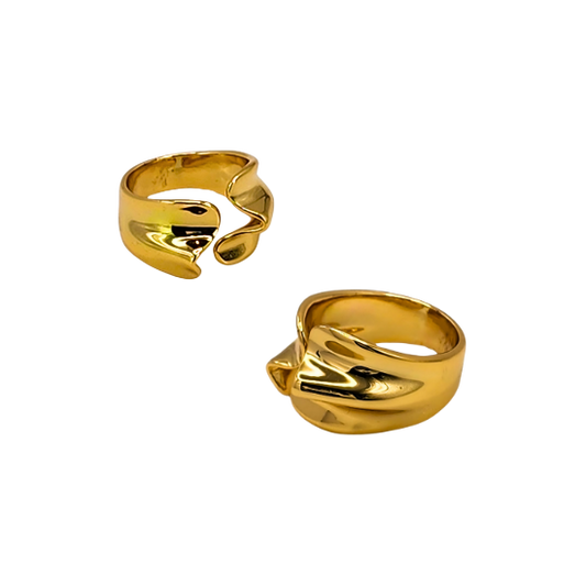 Gold Claw Ring – Bold & Elegant Statement